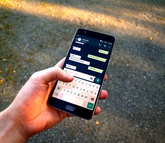 secure messaging app whatsapp