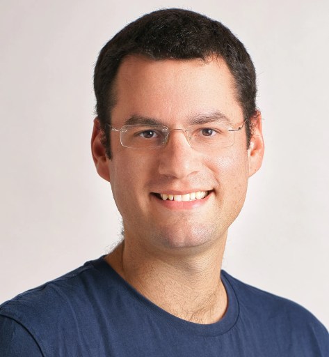 Yoav Levine